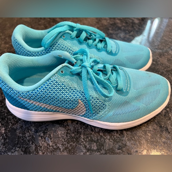 Nike revolution 3 shoes - Picture 1 of 7